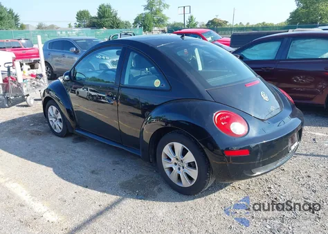 2008 Volkswagen New Beetle S z USA, uszkodzony, nr VIN 3VWPW31C88M518712